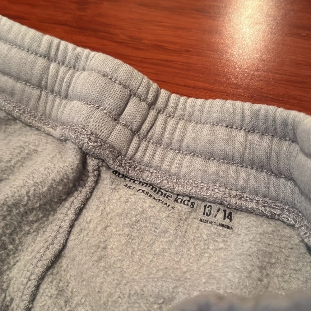 Abercrombie Essential Icon Light Gray Joggers